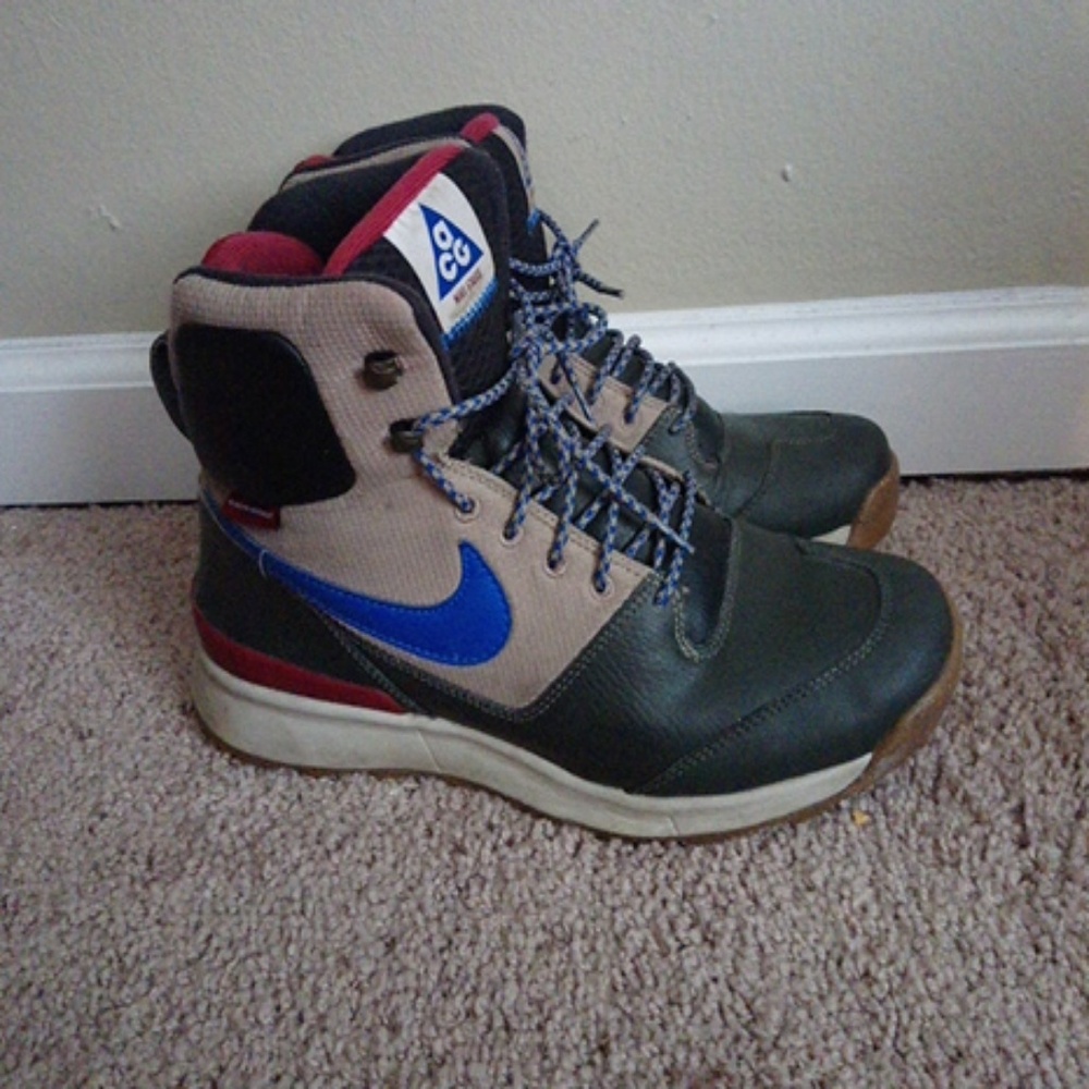 Nike acg boots